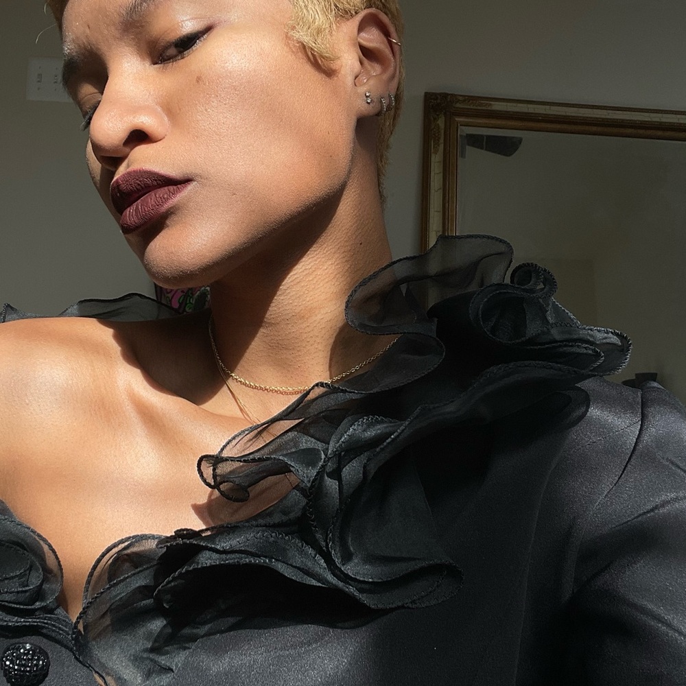 Vintage Ruffled collar blouse - Picture 5 of 5